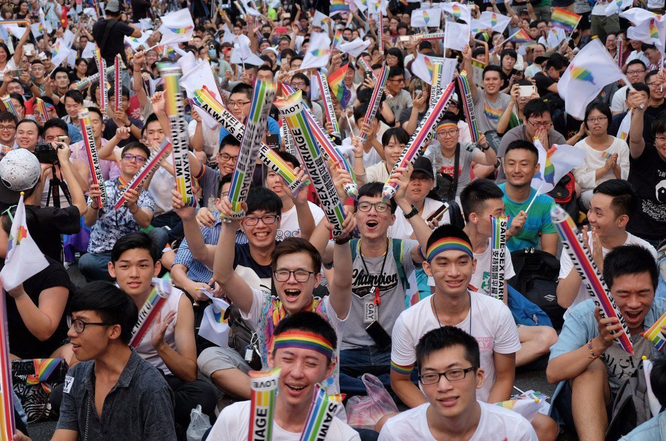 Taiwan Votes To Legalize Same Sex Marriage Curve